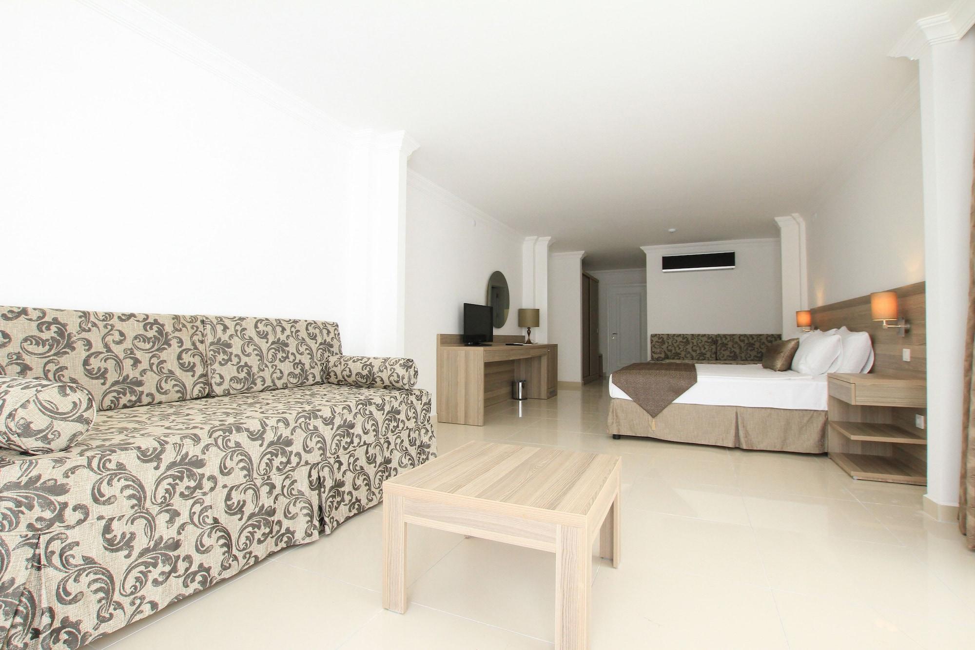 Emecik Palm Bay Beach Hotel מראה חיצוני תמונה