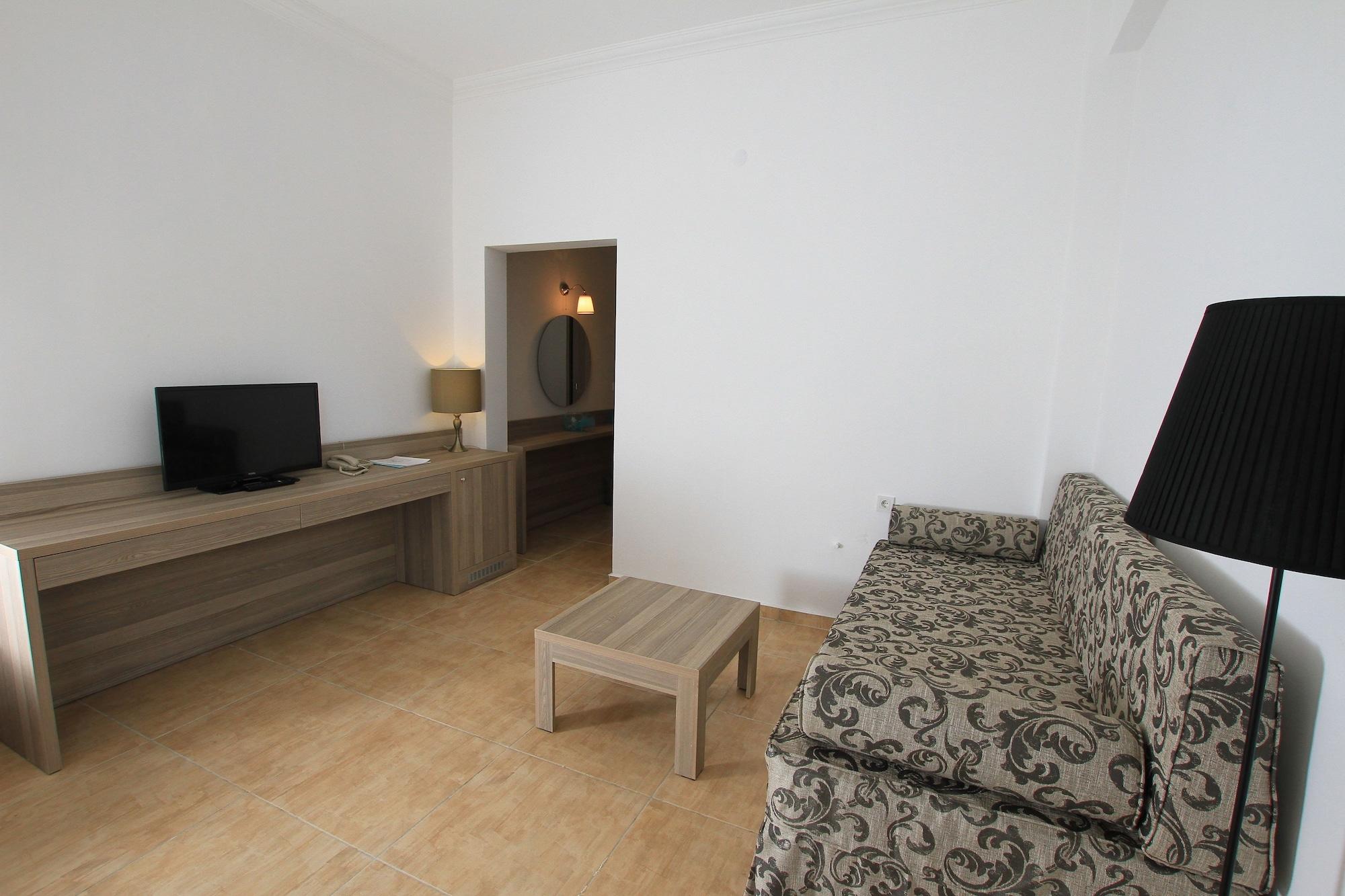 Emecik Palm Bay Beach Hotel מראה חיצוני תמונה