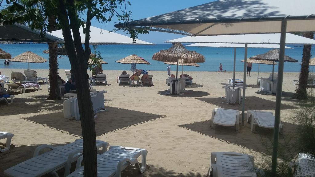 Emecik Palm Bay Beach Hotel מראה חיצוני תמונה