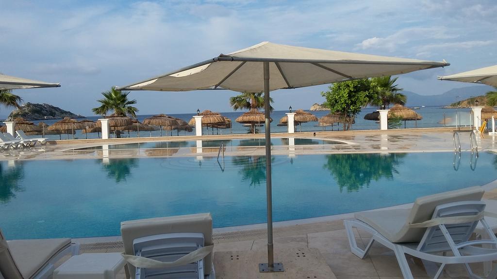 Emecik Palm Bay Beach Hotel מראה חיצוני תמונה
