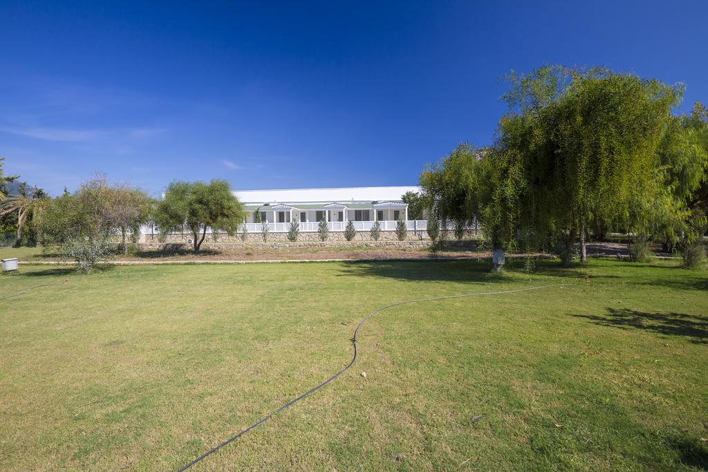 Emecik Palm Bay Beach Hotel מראה חיצוני תמונה