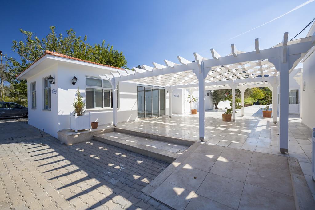 Emecik Palm Bay Beach Hotel מראה חיצוני תמונה