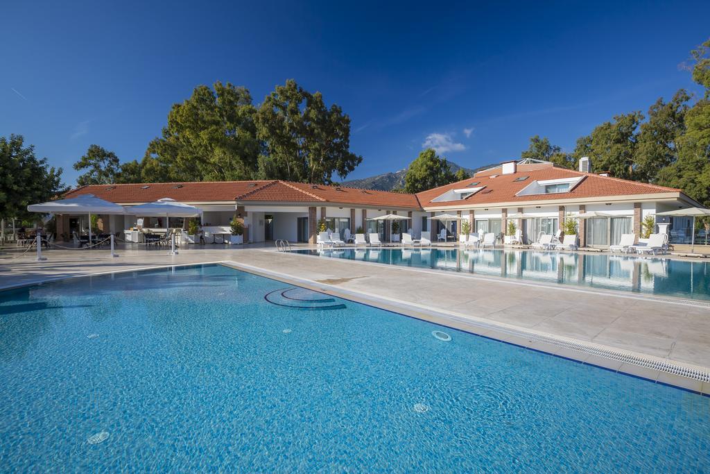 Emecik Palm Bay Beach Hotel מראה חיצוני תמונה